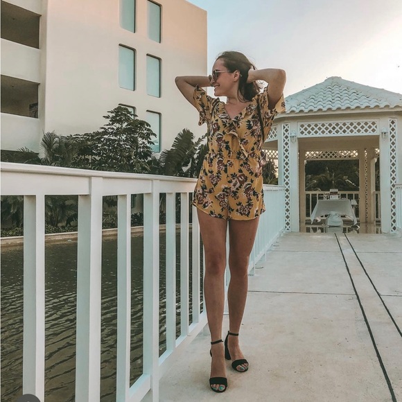 YELLOW FLORAL ROMPER - Picture 1 of 4